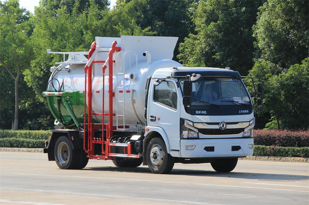 8方餐廚垃圾車-東風(fēng)多利卡國(guó)六8方廚余泔水餐廚垃圾車廠家（圓罐）