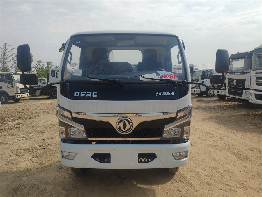 東風小福瑞卡（3308，錫柴130）國六 內(nèi)飾照片圖